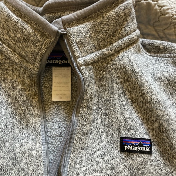 Patagonia women’s medium gray, half zip fleece - Picture 2 of 2